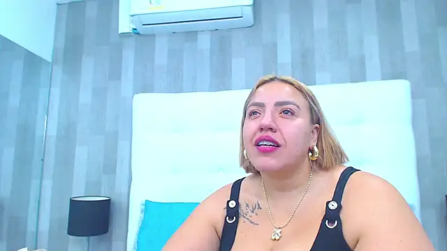 LeahMillerr online show from September 9, 2025, 1:31 pm