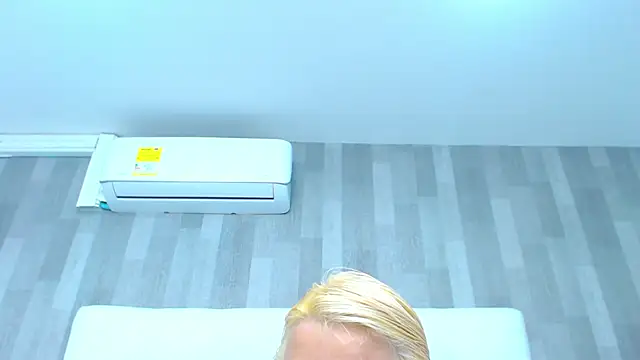 LeahMillerr online show from February 19, 2026, 12:57 pm