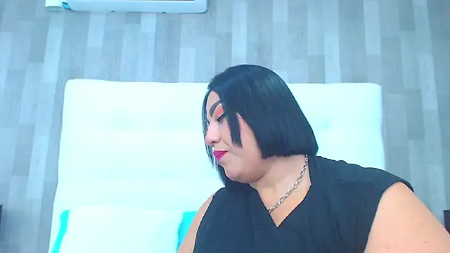 LeahMillerr online show from March 21, 2025, 12:39 pm