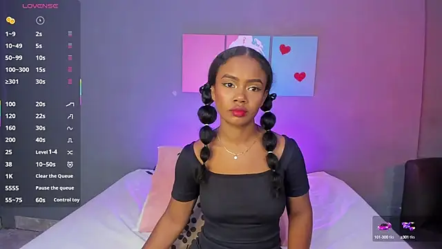 EmmaSmith06 online show from September 26, 2025, 9:10 pm