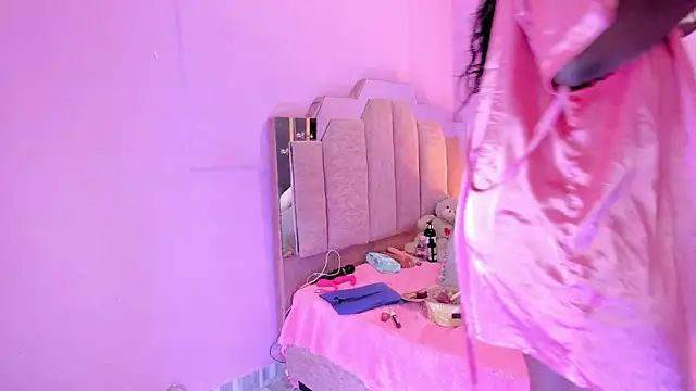 LoveQueen2 online show from September 16, 2025, 11:33 am