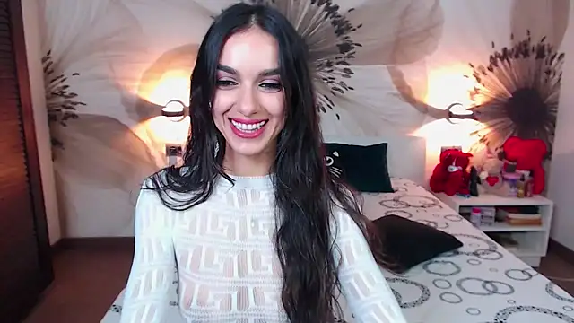 KatherineBisou online show from December 19, 2025, 8:44 pm