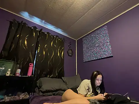 skinwalkingzombie online show from February 7, 2025, 6:13 pm