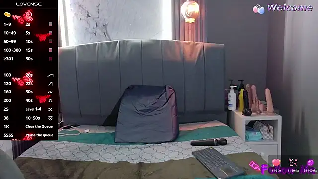 Danielaa a online show from October 17, 2025, 9:05 pm