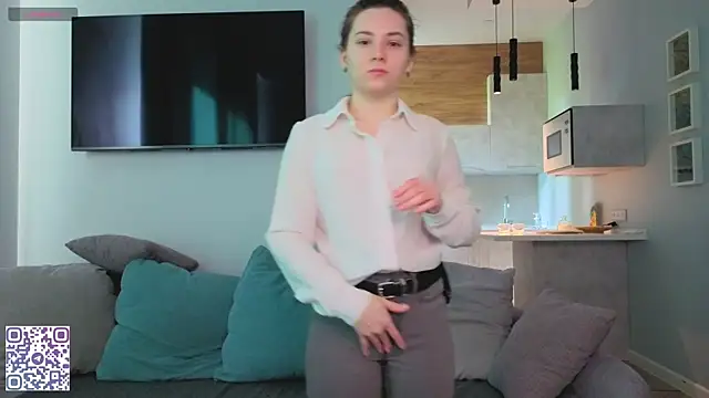 DonnaBurkee online show from May 8, 2026, 4:05 am