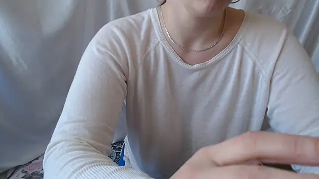 Burberrry  online show from April 22, 2026, 7:59 am