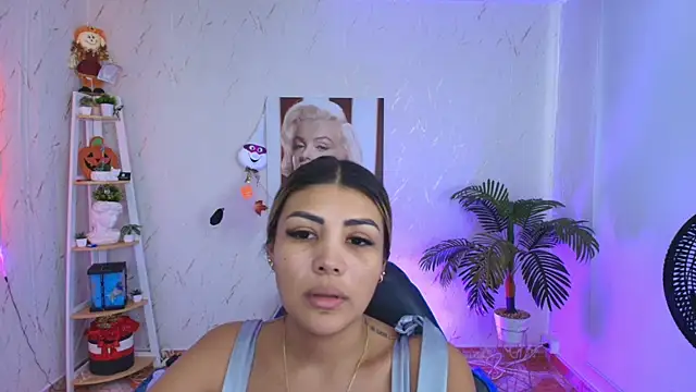 SALOOMEE   online show from January 10, 2026, 8:04 pm