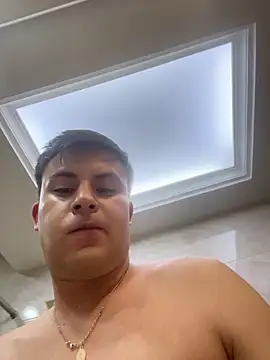 Snapshot of Nicolds14 chatting on November 18, 2025, 1:21 am Nicolds14 online show from November 18, 2025, 1:21 am