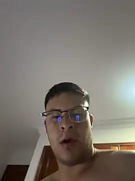 Snapshot of Nicolds14 chatting on February 16, 2026, 1:37 am Nicolds14 online show from February 16, 2026, 1:37 am