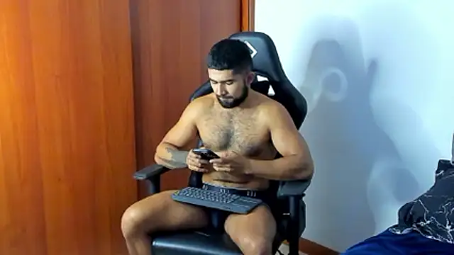 Snapshot of ethaanjones chatting on January 10, 2026, 9:54 pm ethaanjones online show from January 10, 2026, 9:54 pm