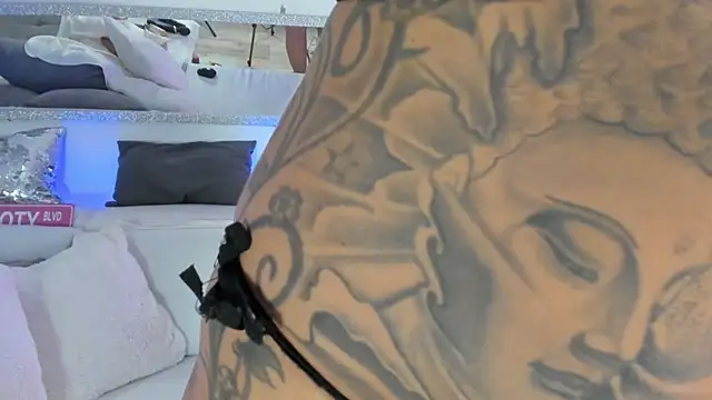 CocoSkyy online show from February 4, 2025, 4:39 pm