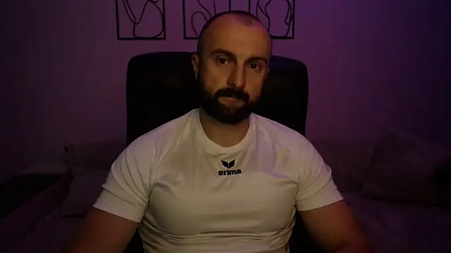 brindlefly6969 online show from June 20, 2026, 3:17 pm