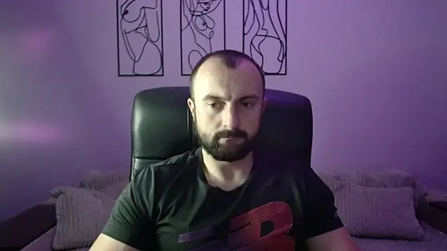 brindlefly6969 online show from November 12, 2025, 12:20 pm