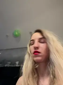 Adelina0001 online show from February 19, 2025, 2:12 am