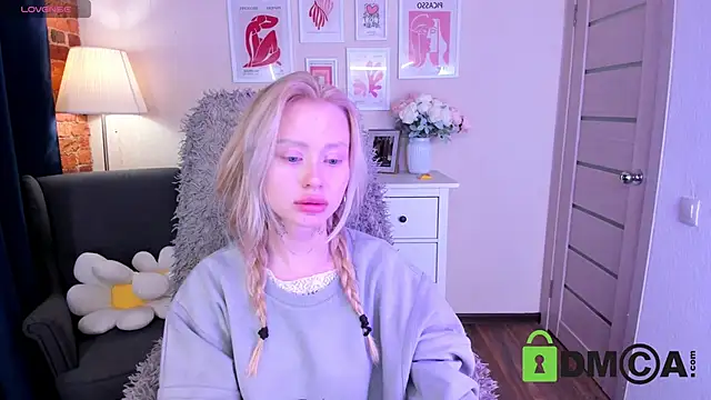 MalenaErnman online show from March 2, 2025, 1:42 pm