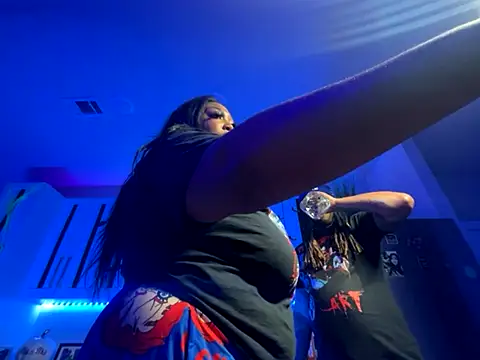 4EVAGLACIERS online show from October 31, 2025, 5:48 am