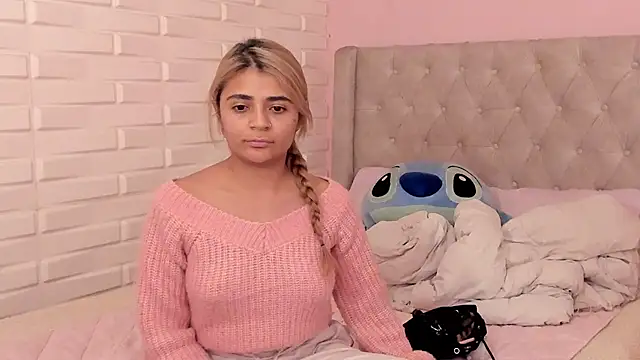 pamell col online show from December 18, 2024, 3:37 am