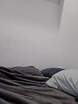 Iliketocooksquirt25 online show from September 13, 2025, 2:44 am