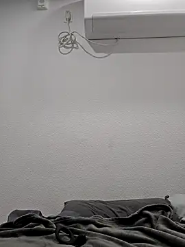 Iliketocooksquirt25 online show from December 15, 2025, 11:42 pm