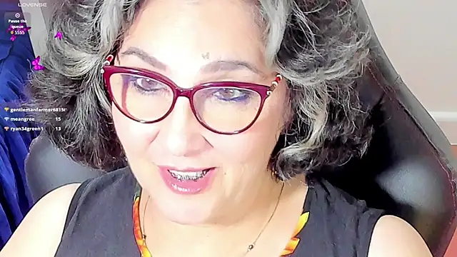 cataleya mom online show from November 6, 2025, 8:51 am