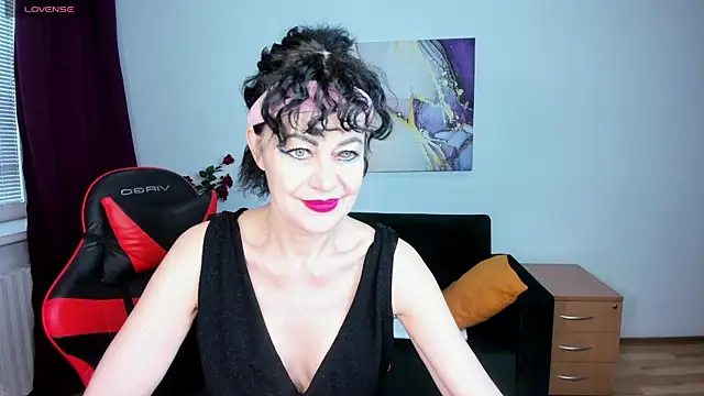 Silvia Wallec online show from May 2, 2026, 5:23 am