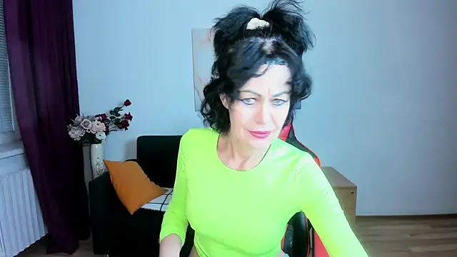 Silvia Wallec online show from August 2, 2026, 5:32 pm