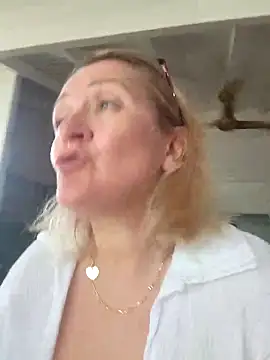 lady charlyne online show from January 22, 2025, 2:24 pm