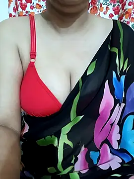 Snapshot of Priya_Boudi chatting on April 21, 2026, 6:03 pm Priya Boudi online show from April 21, 2026, 6:03 pm