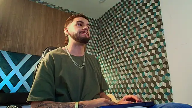 Michael magno online show from October 14, 2025, 11:11 am