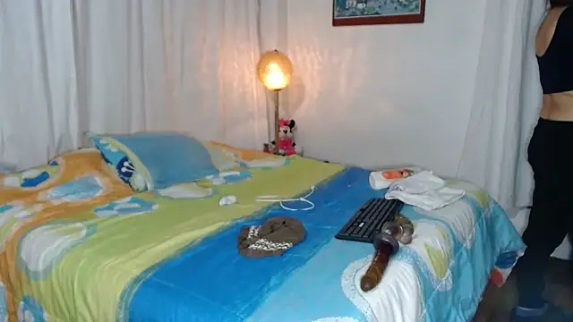 Chantal hott online show from November 12, 2025, 12:59 am