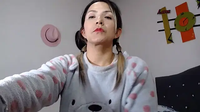 Snapshot of Chantal_hott chatting on August 5, 2026, 5:40 pm Chantal hott online show from August 5, 2026, 5:40 pm