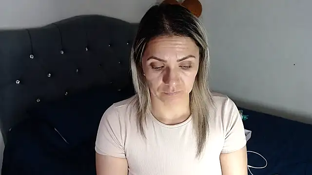 Chantal hott online show from May 5, 2026, 1:52 am