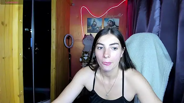 Fiery Brunette  online show from July 17, 2026, 4:43 am