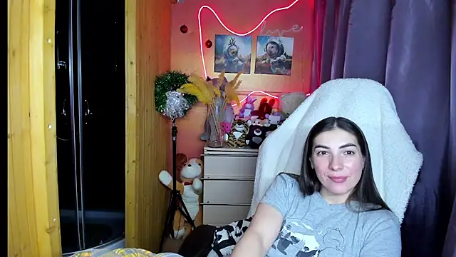 Fiery Brunette  online show from January 12, 2026, 10:00 am