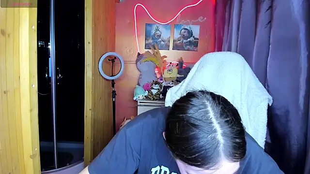 Fiery Brunette  online show from April 3, 2026, 5:47 am