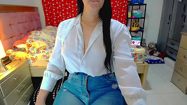 BitterMomXxx online show from April 12, 2026, 4:16 am