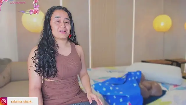 sabrina shark  online show from September 19, 2025, 2:04 am