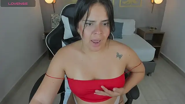 ayla13  online show from March 4, 2025, 7:01 pm