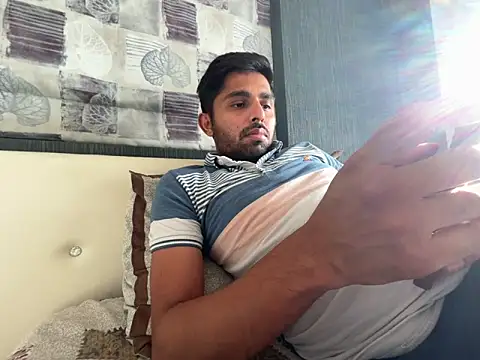Snapshot of rhuh3991 chatting on April 9, 2026, 11:49 am rhuh3991 online show from April 9, 2026, 11:49 am