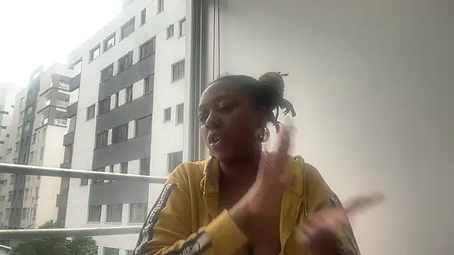 ChocolateCakeQueen online show from January 9, 2026, 3:52 pm