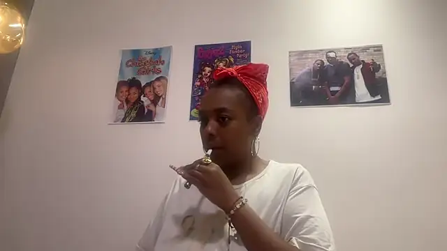 ChocolateCakeQueen online show from June 15, 2026, 12:22 am