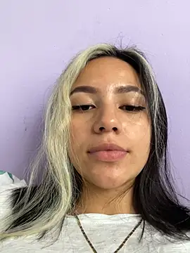 hannahb-e online show from March 18, 2025, 5:12 pm