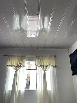 Snapshot of hannahb-e chatting on March 16, 2026, 5:05 pm hannahb-e online show from March 16, 2026, 5:05 pm