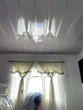 hannahb-e online show from September 9, 2025, 1:31 pm