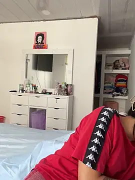 hannahb-e online show from October 15, 2025, 5:21 pm