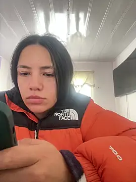 Snapshot of hannahb-e chatting on February 23, 2026, 7:14 pm hannahb-e online show from February 23, 2026, 7:14 pm