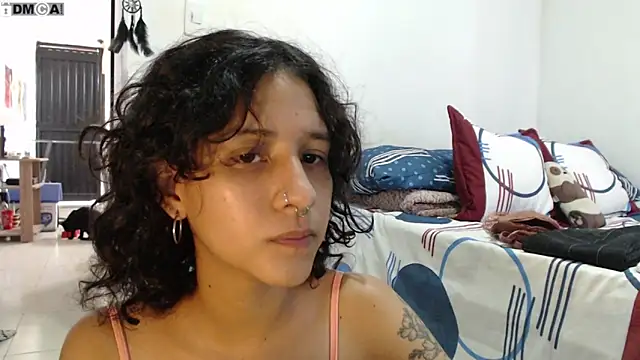 AlinaWoolf  online show from October 31, 2025, 4:03 pm