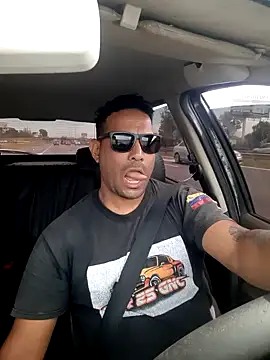 hecwil8 online show from December 30, 2024, 3:23 pm