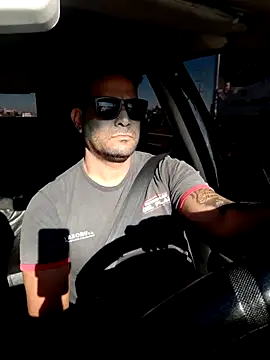 hecwil8 online show from October 9, 2025, 11:22 am