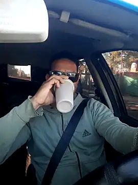 hecwil8 online show from September 23, 2025, 11:28 am